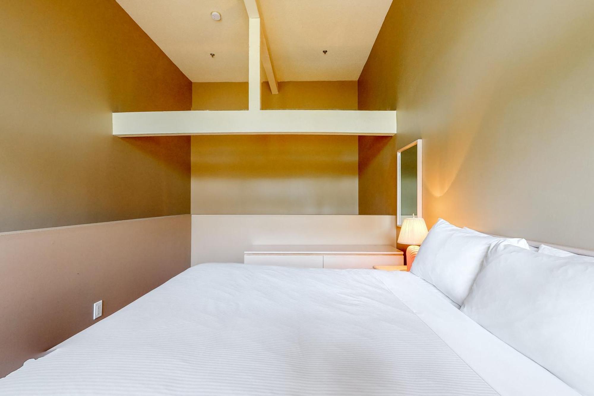 Greystone Lodge Вістлер Номер фото