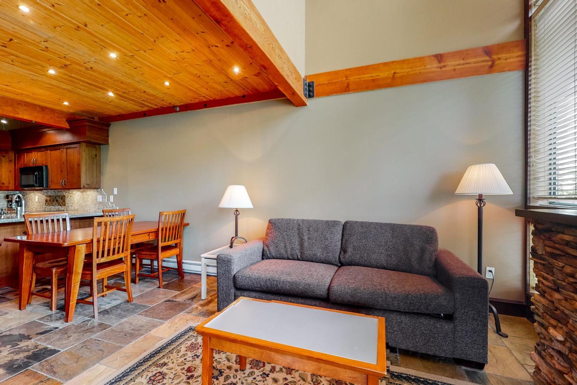 Greystone Lodge Вістлер Номер фото
