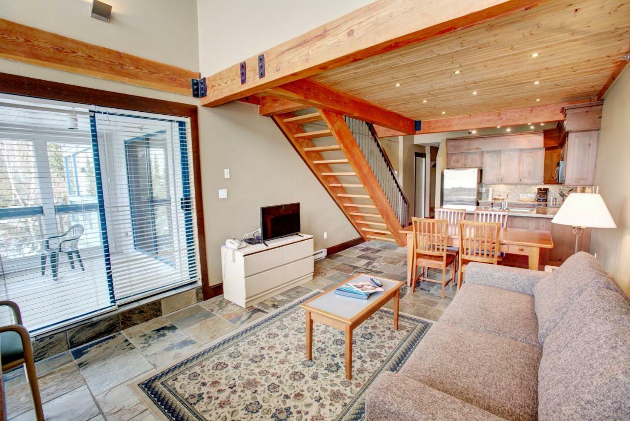 Greystone Lodge Вістлер Екстер'єр фото